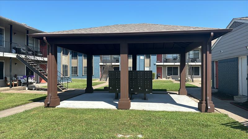 the gazebo at The Crossings at 31st