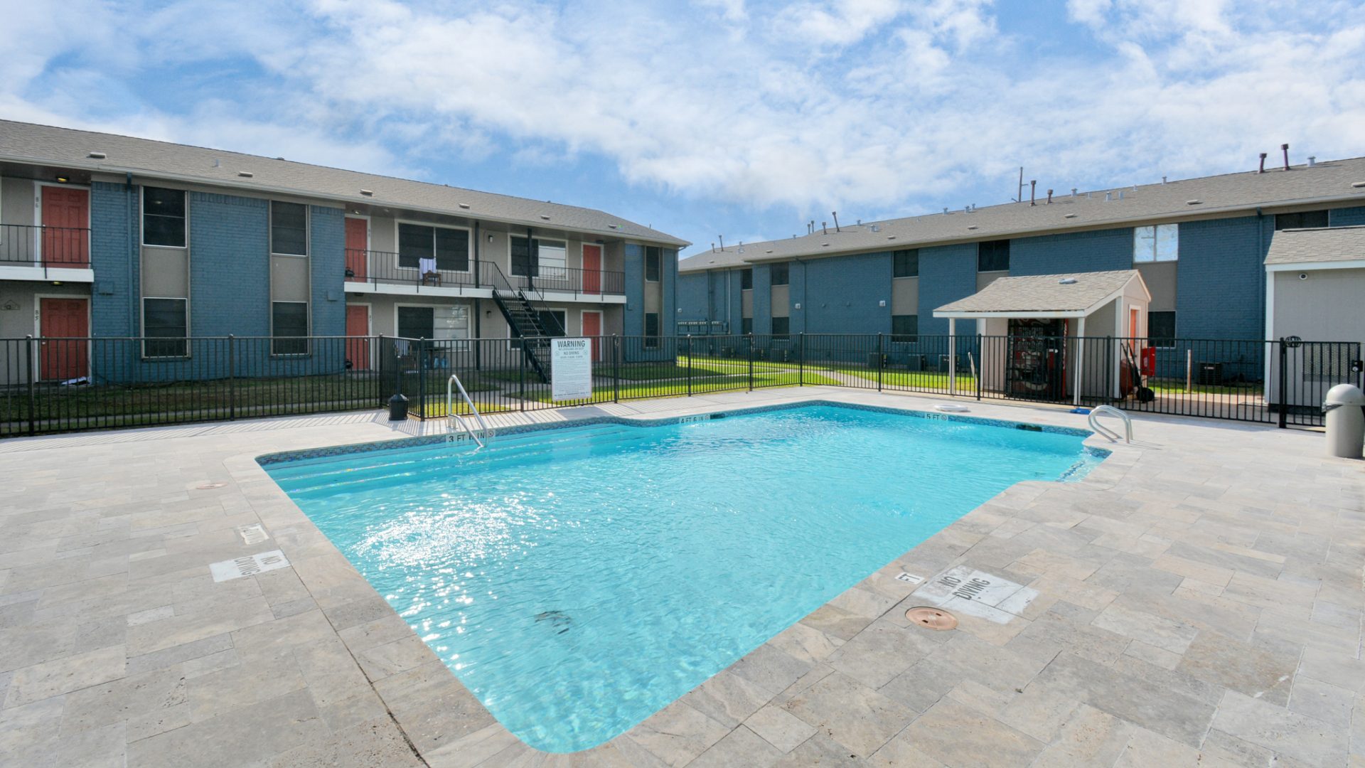 the pool at The Crossings at 31st